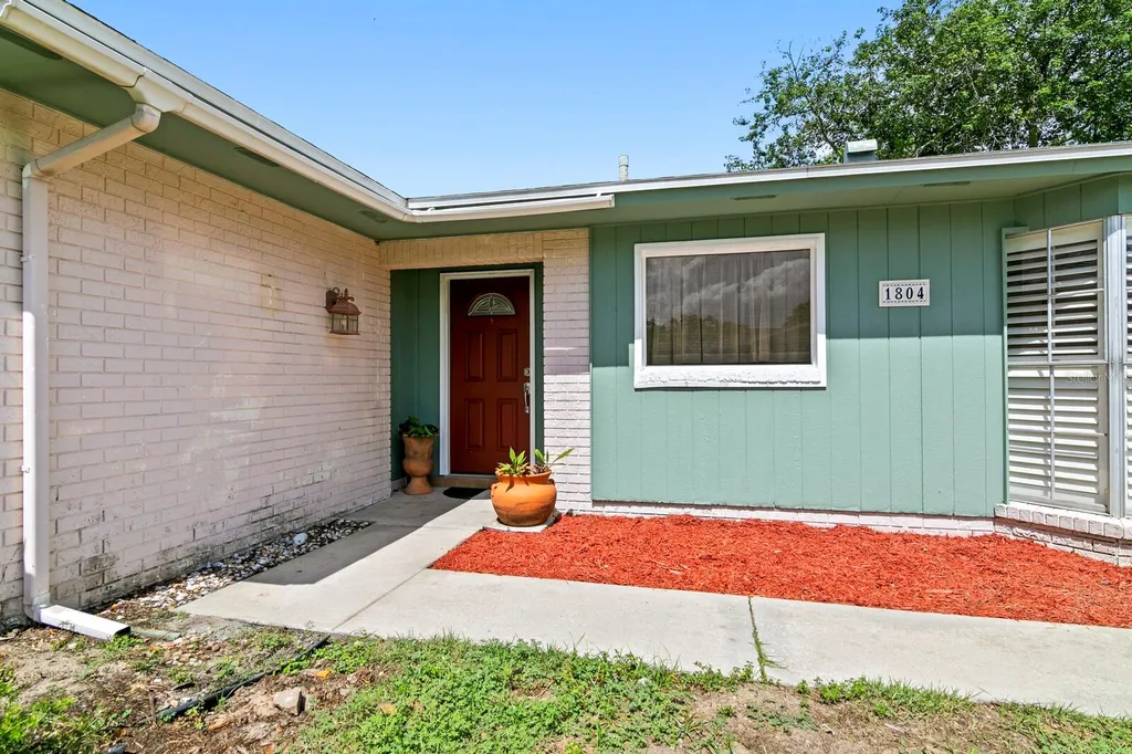 1804 Green Lawn Street Brandon FL 33511