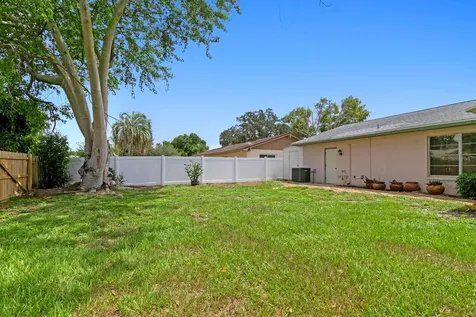 1804 Green Lawn Street Brandon FL 33511