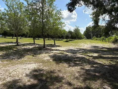 1238 S Us 301 Sumterville FL 33585
