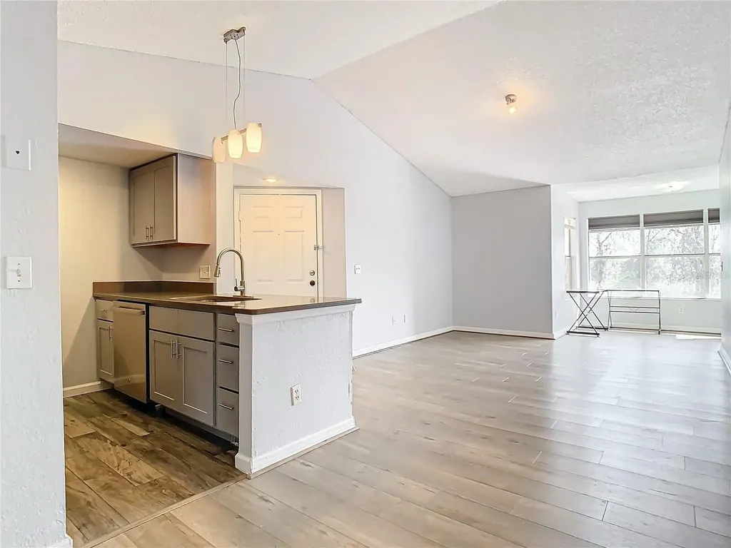 5144 Conroy Road Orlando FL 32811