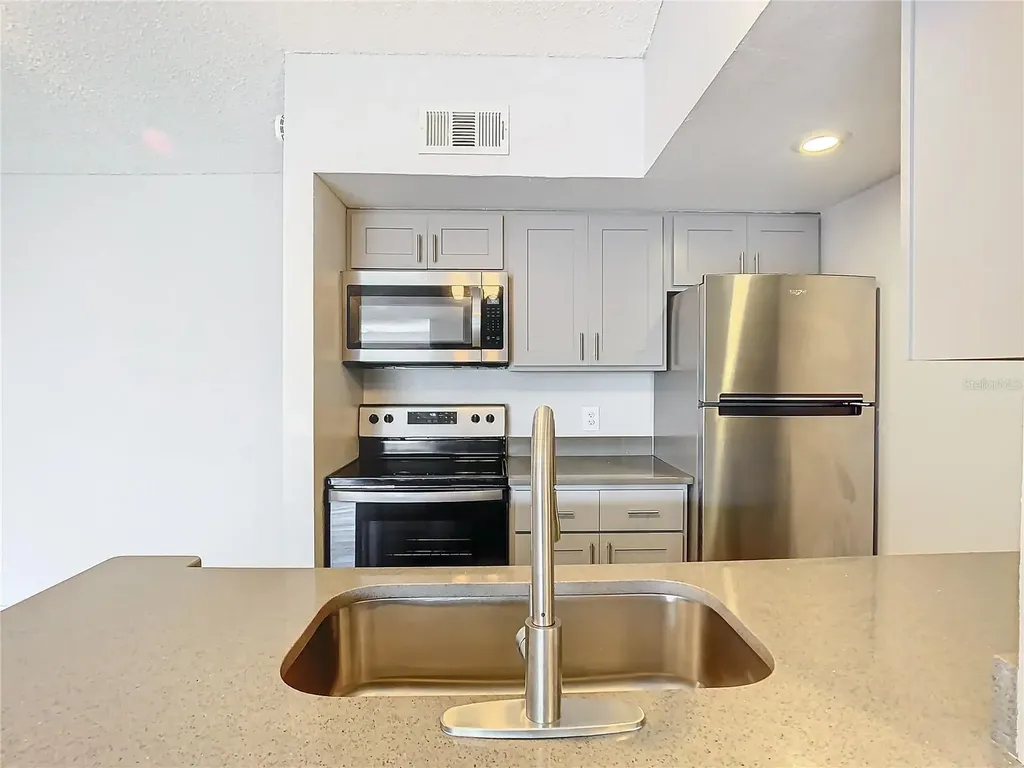 5144 Conroy Road Orlando FL 32811