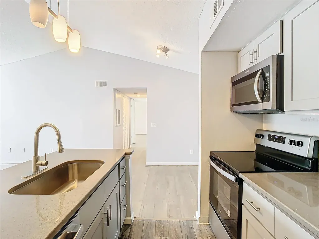 5144 Conroy Road Orlando FL 32811