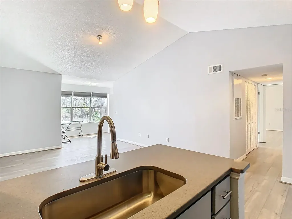 5144 Conroy Road Orlando FL 32811