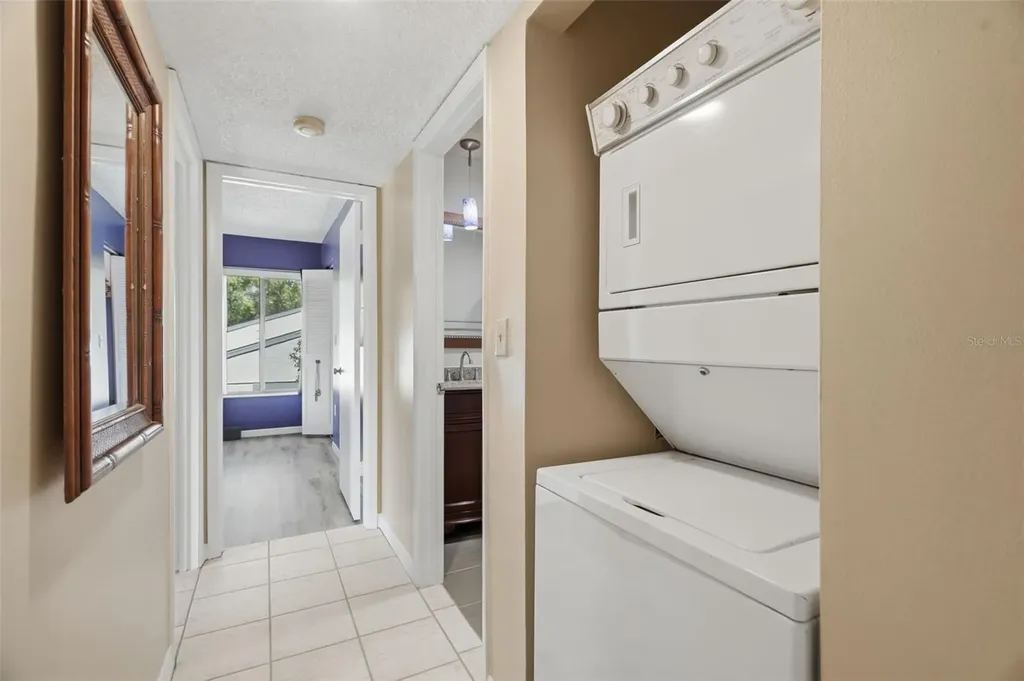 1182 Pine Ridge Circle W Tarpon Springs FL 34688