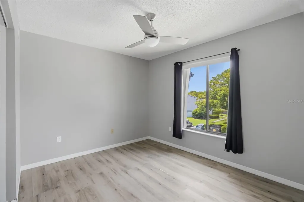 1182 Pine Ridge Circle W Tarpon Springs FL 34688