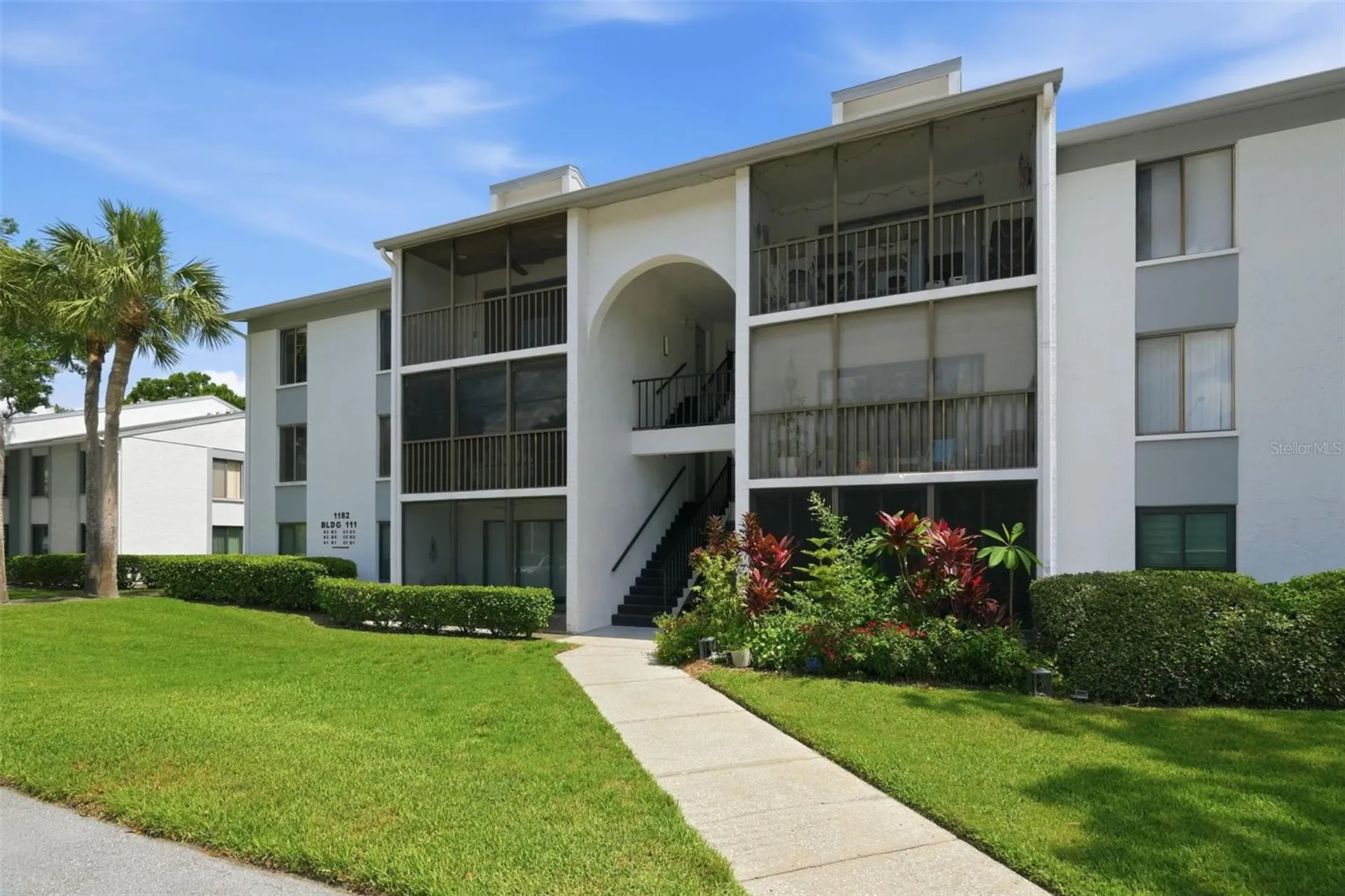 1182 Pine Ridge Circle W Tarpon Springs FL 34688