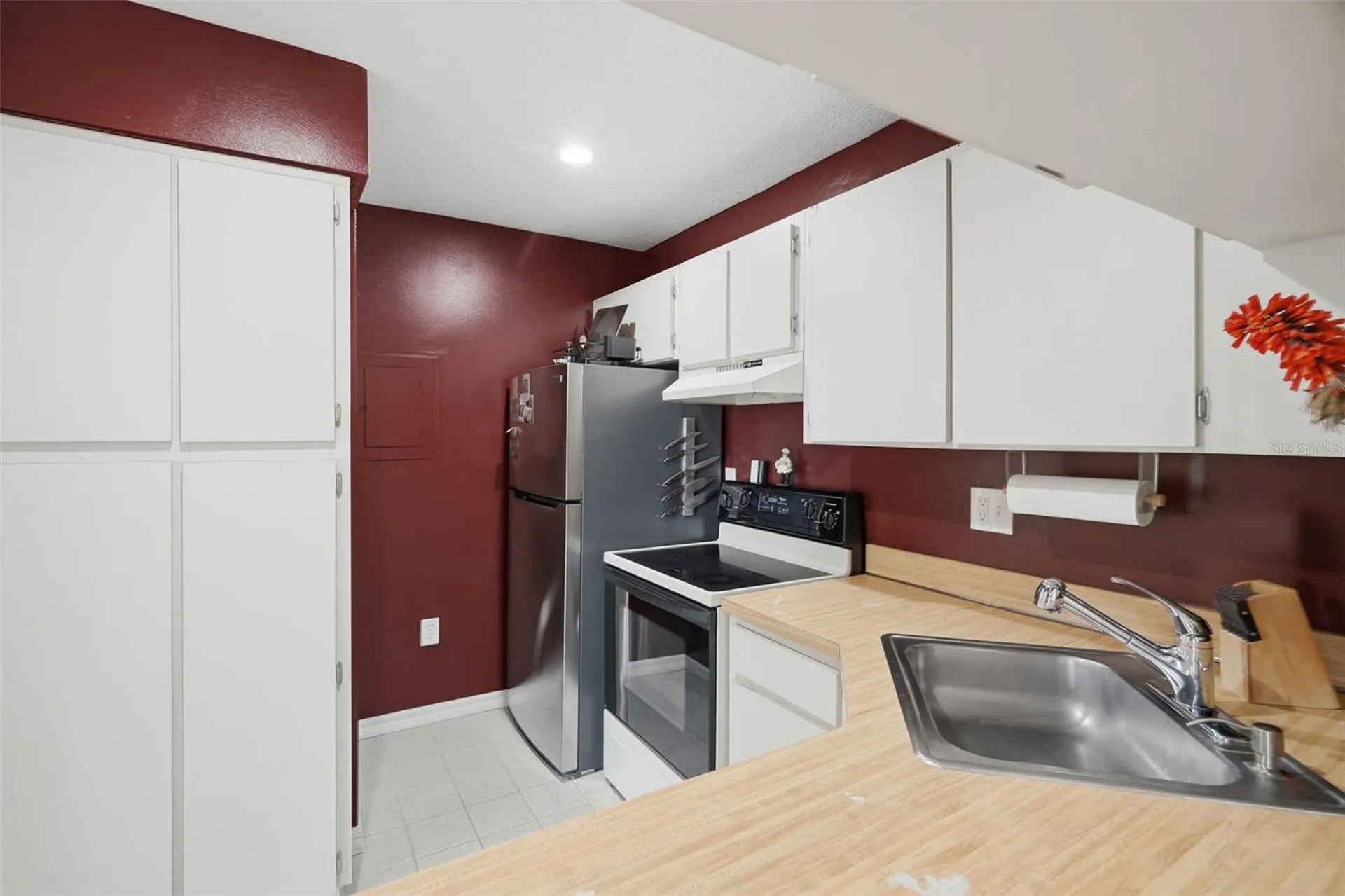 1182 Pine Ridge Circle W Tarpon Springs FL 34688
