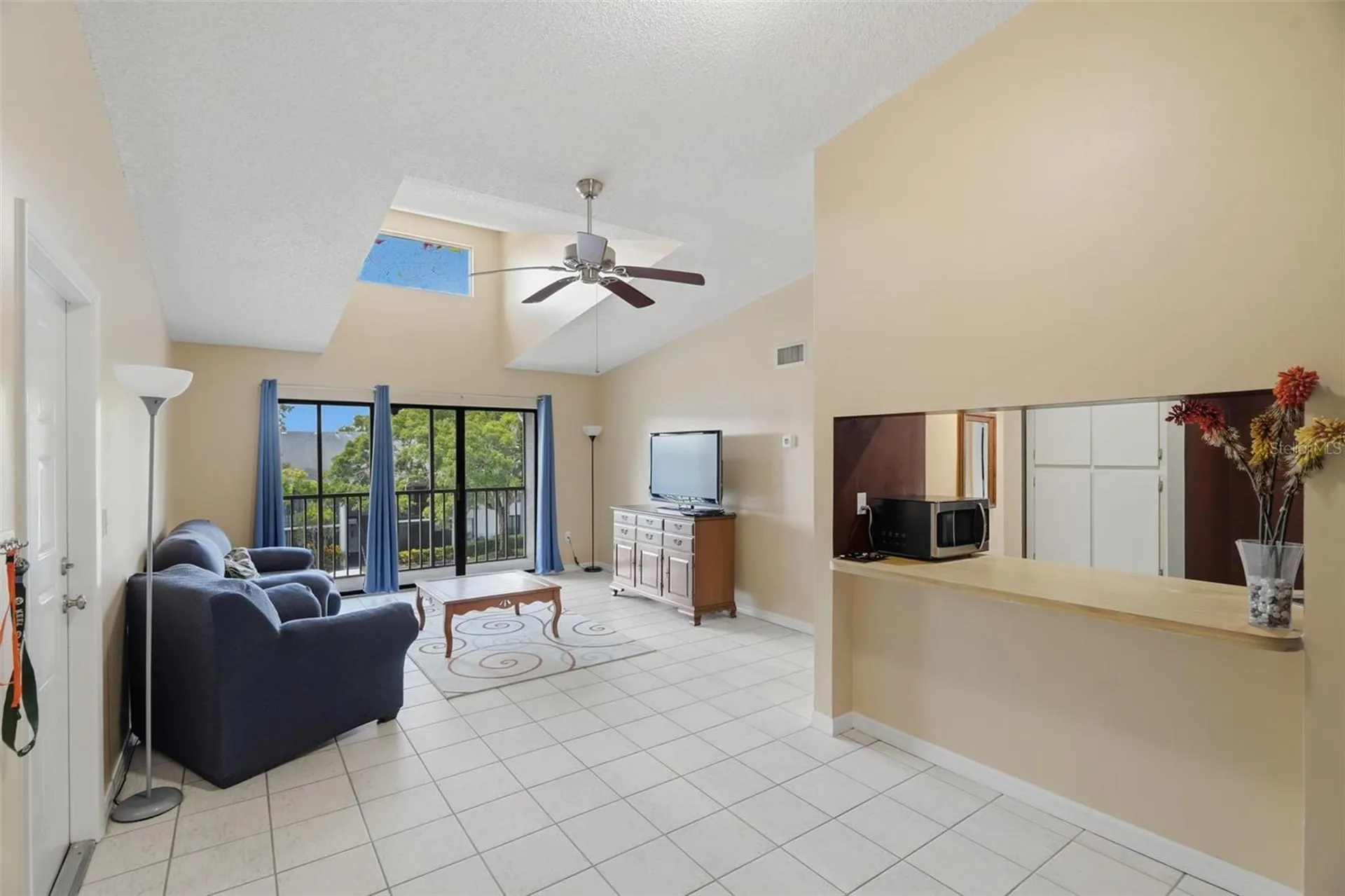 1182 Pine Ridge Circle W Tarpon Springs FL 34688