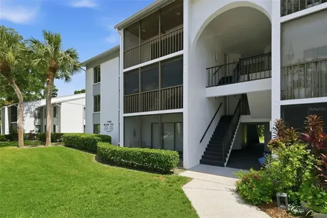 1182 Pine Ridge Circle W Tarpon Springs FL 34688