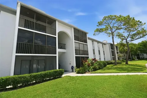 1182 Pine Ridge Circle W Tarpon Springs FL 34688