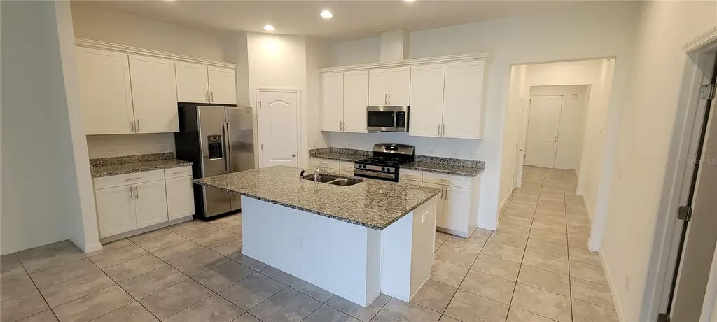9185 Carmela Avenue Davenport FL 33897