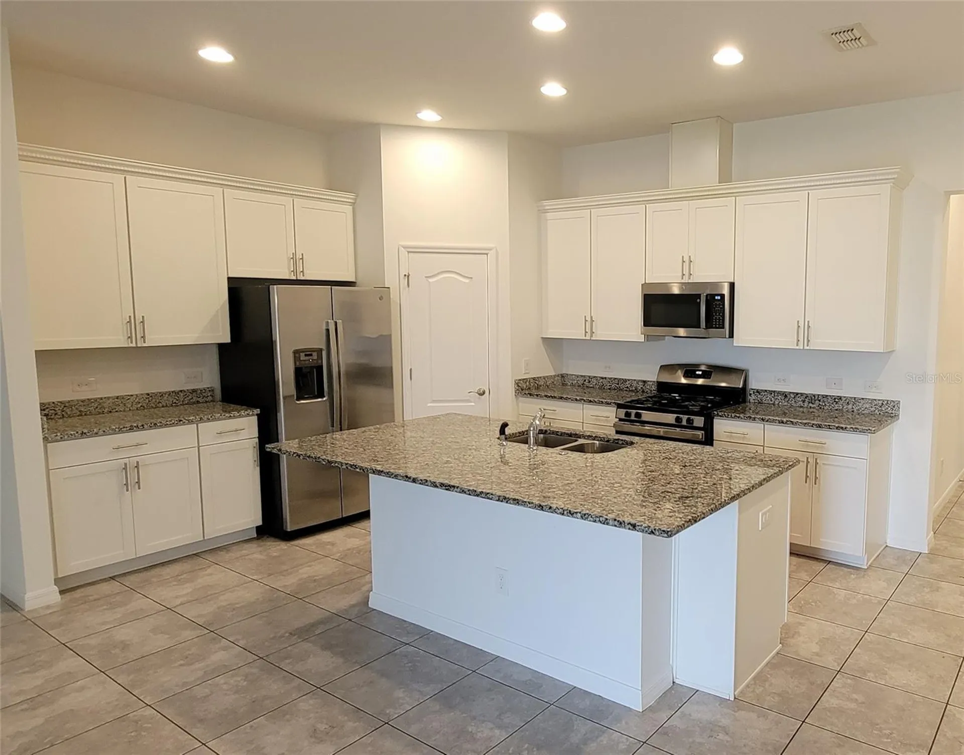 9185 Carmela Avenue Davenport FL 33897