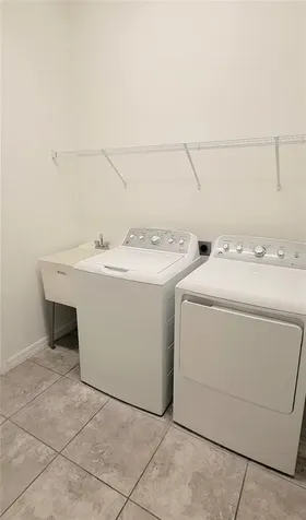 9185 Carmela Avenue Davenport FL 33897