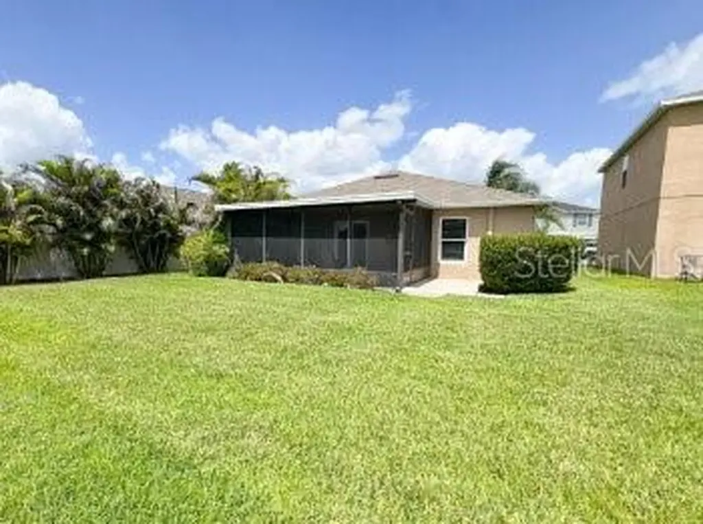 17132 White Mangrove Drive Wimauma FL 33598