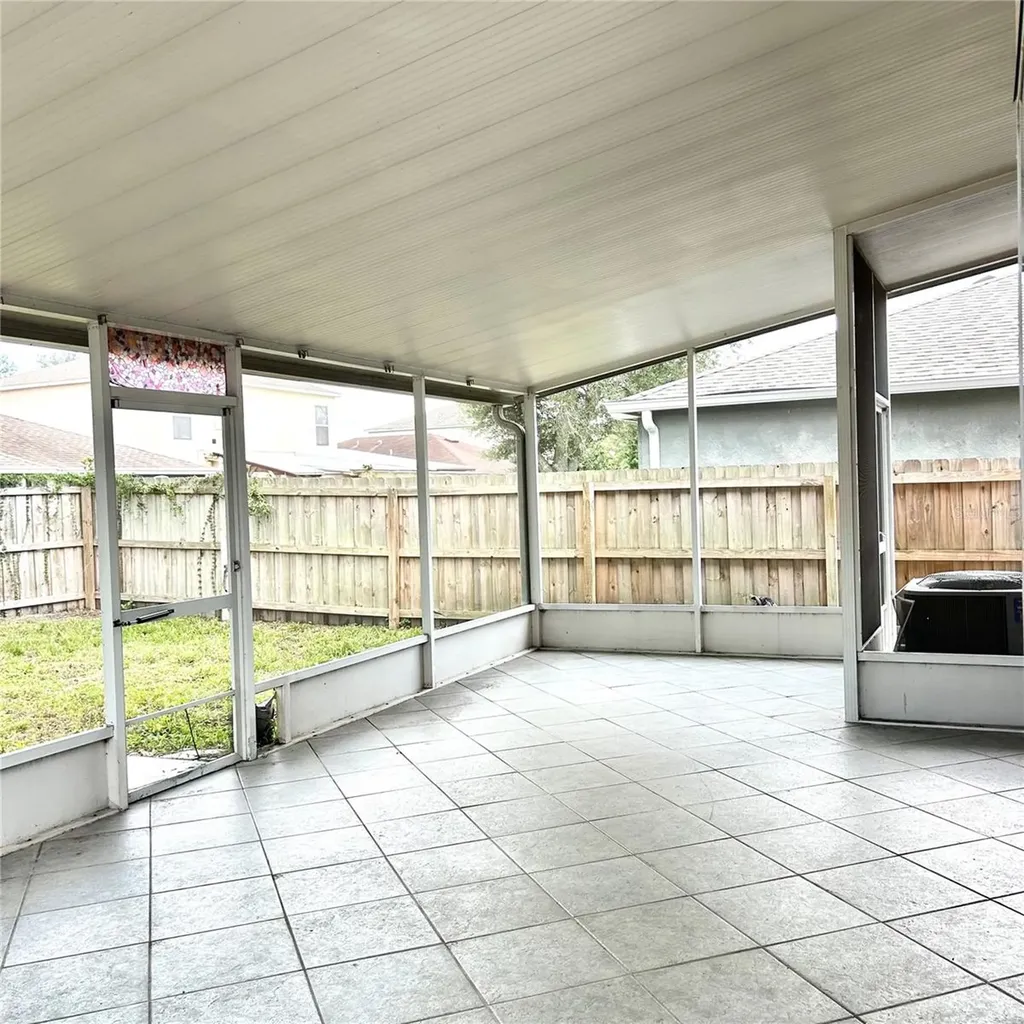 504 Maple Pointe Drive Seffner FL 33584