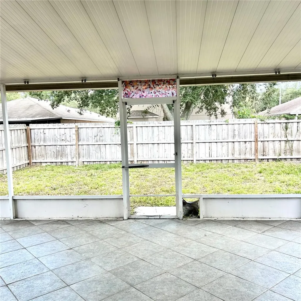 504 Maple Pointe Drive Seffner FL 33584