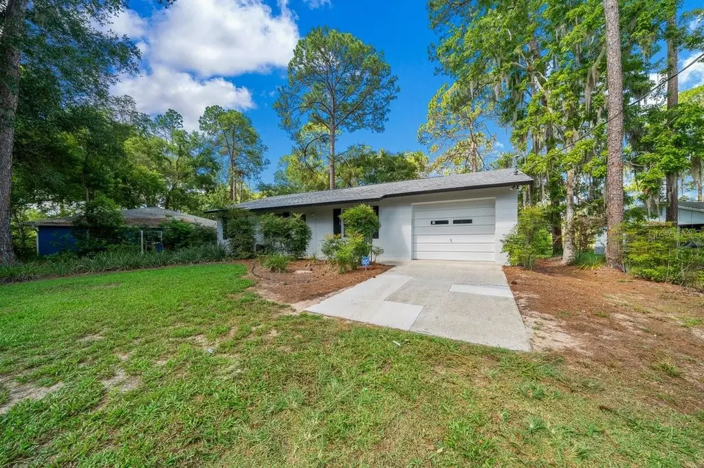 26550 Fishermans Road Paisley FL 32767