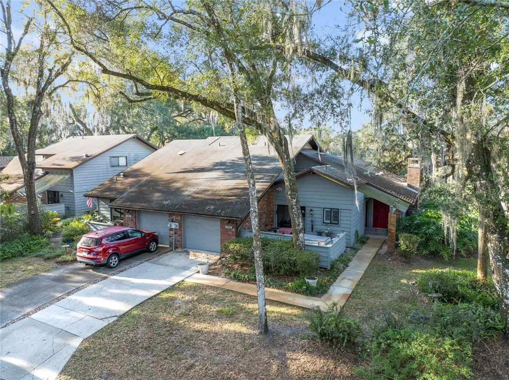 906 Village Green Road Deland FL 32720