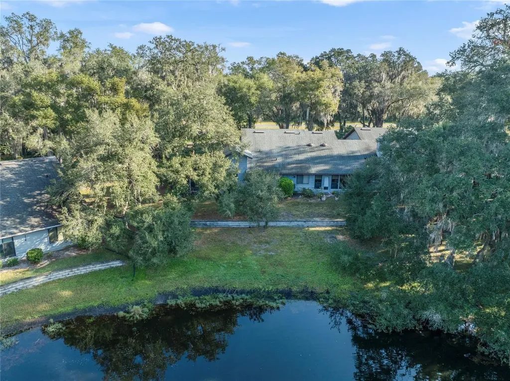 906 Village Green Road Deland FL 32720