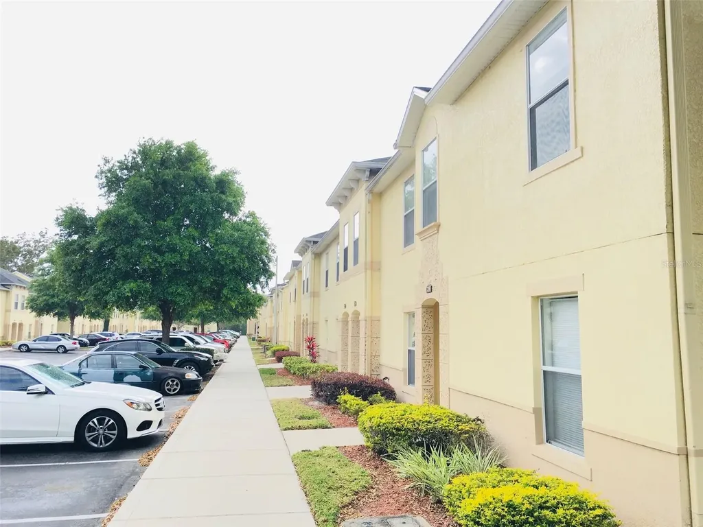 2764 Club Cortile Circle Kissimmee FL 34746