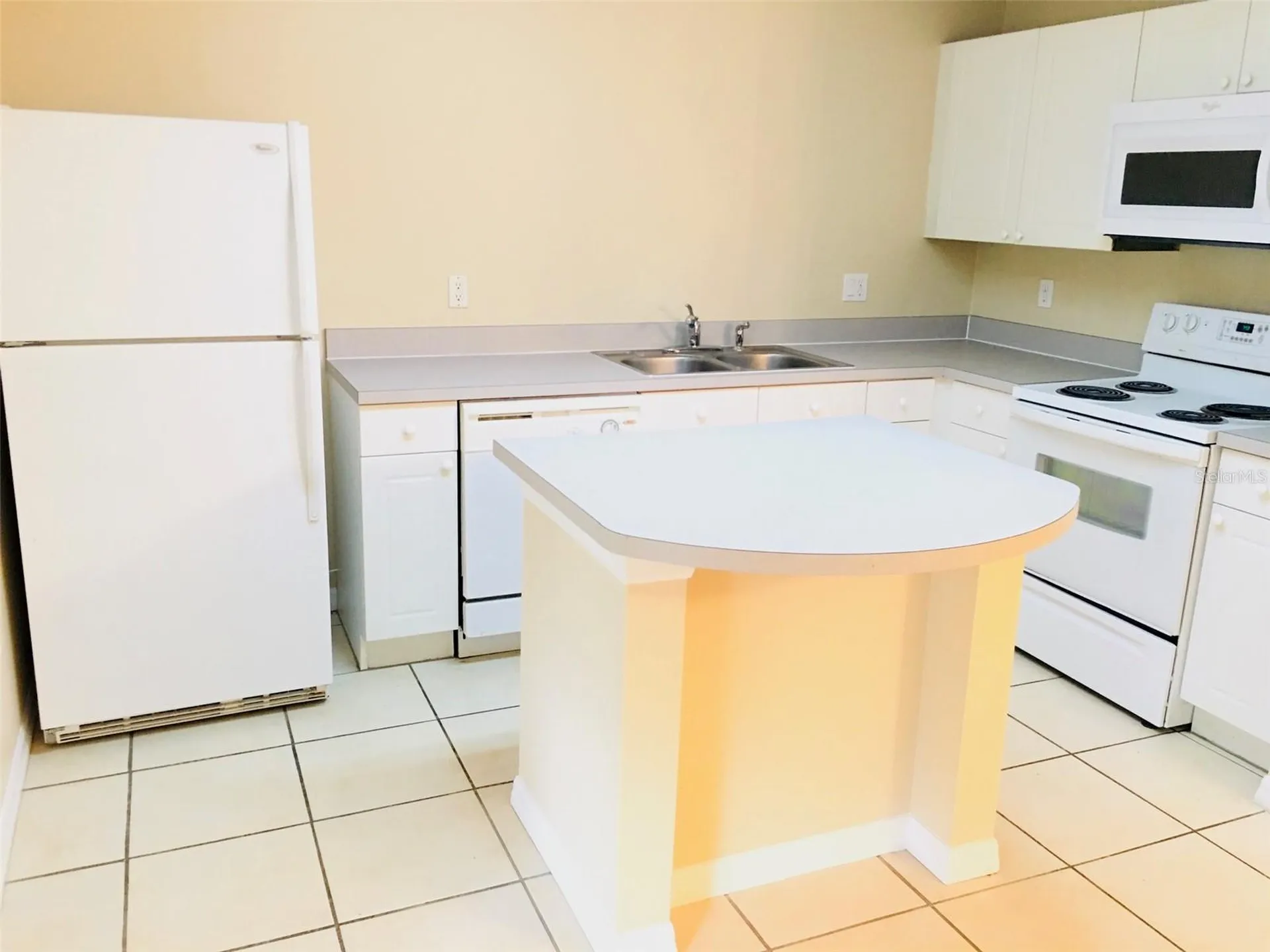 2764 Club Cortile Circle Kissimmee FL 34746