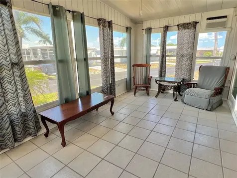 627 Mount Key Avenue NE St Petersburg FL 33702