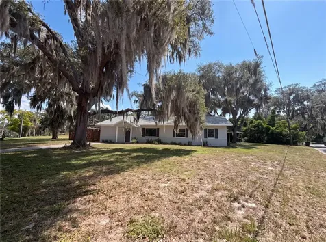 900 Oak Drive Leesburg FL 34748
