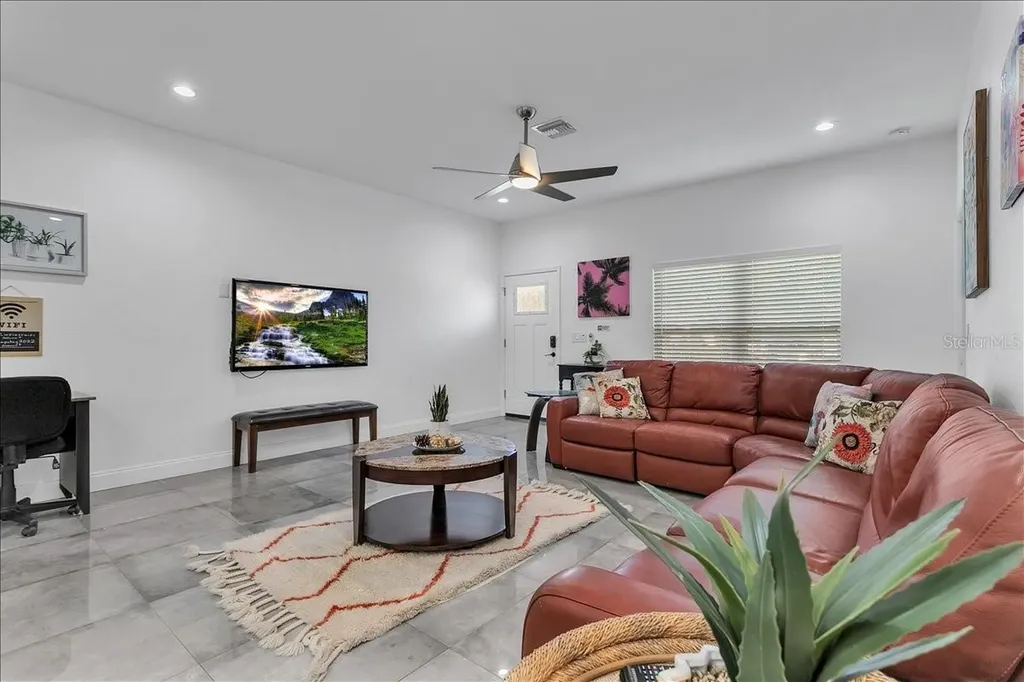 2402 W Fig Street Tampa FL 33609