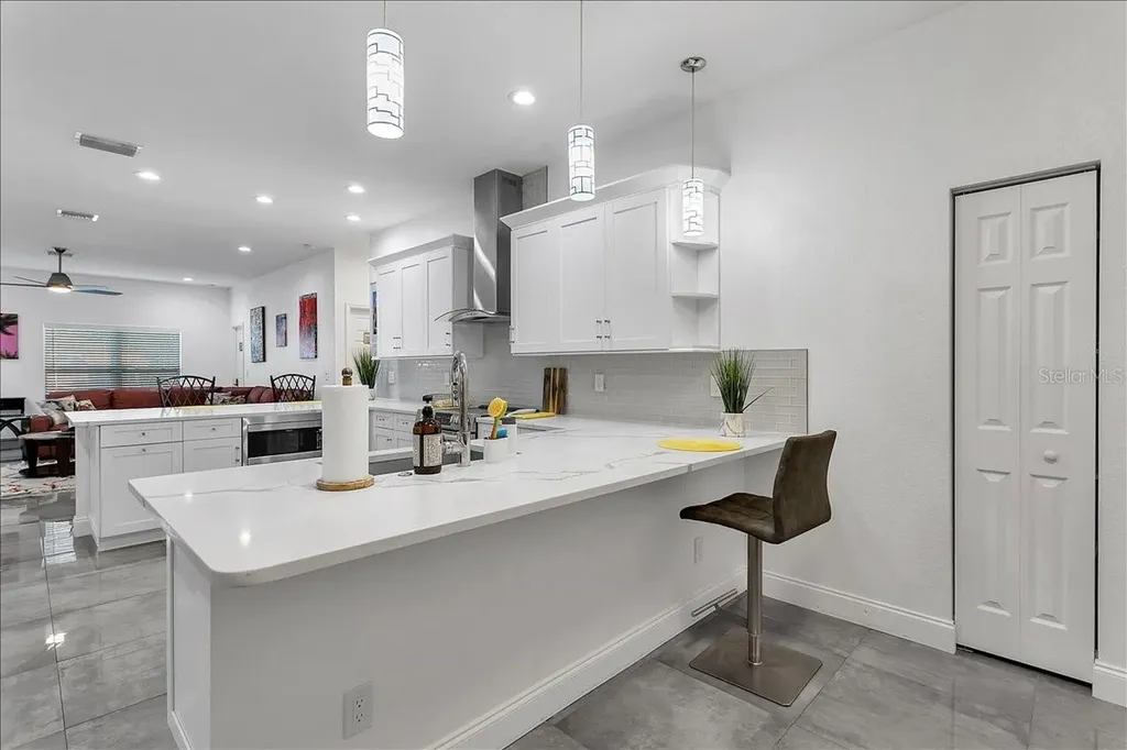 2402 W Fig Street Tampa FL 33609