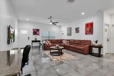 2402 W Fig Street Tampa FL 33609