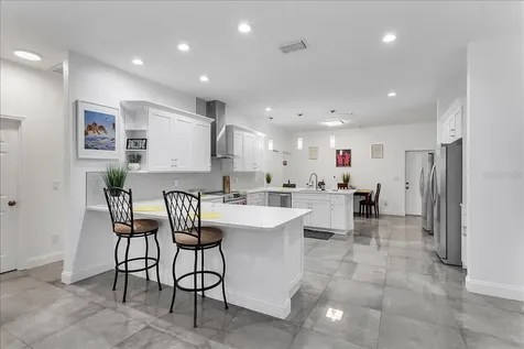 2402 W Fig Street Tampa FL 33609