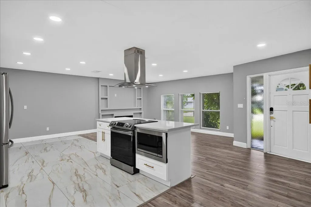 2964 Meadow Oak Drive S Clearwater FL 33761