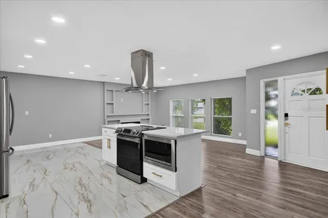 2964 Meadow Oak Drive S Clearwater FL 33761