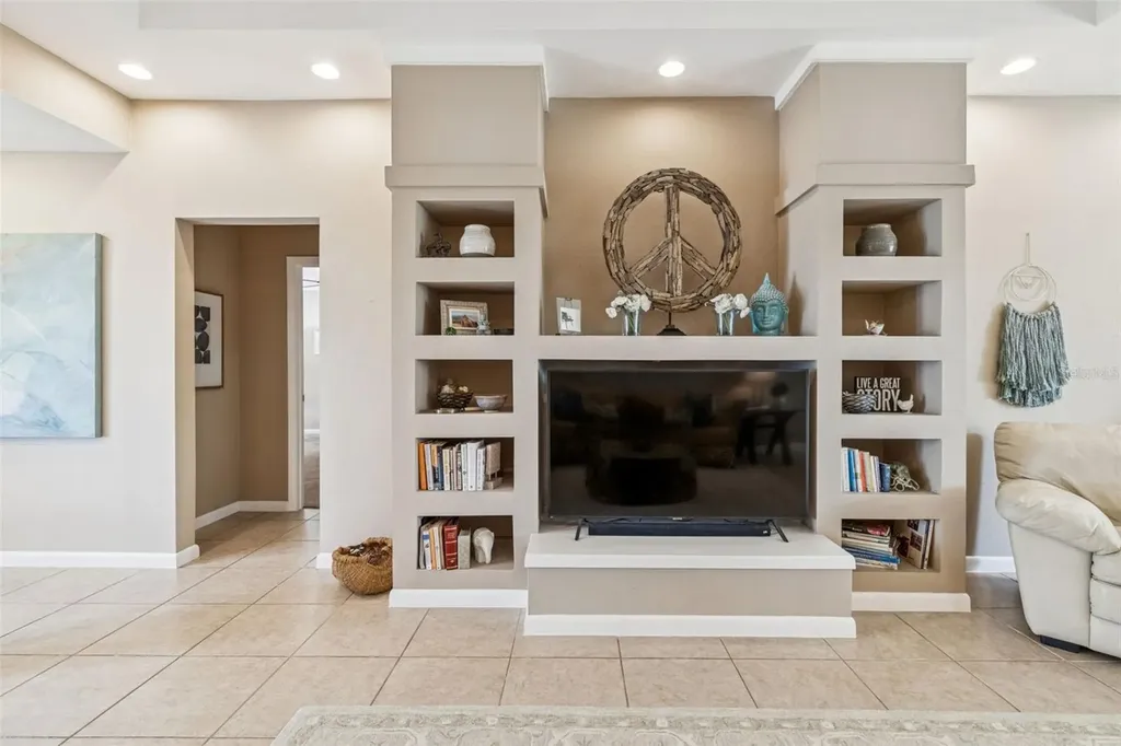 618 Whitfield Avenue Sarasota FL 34243