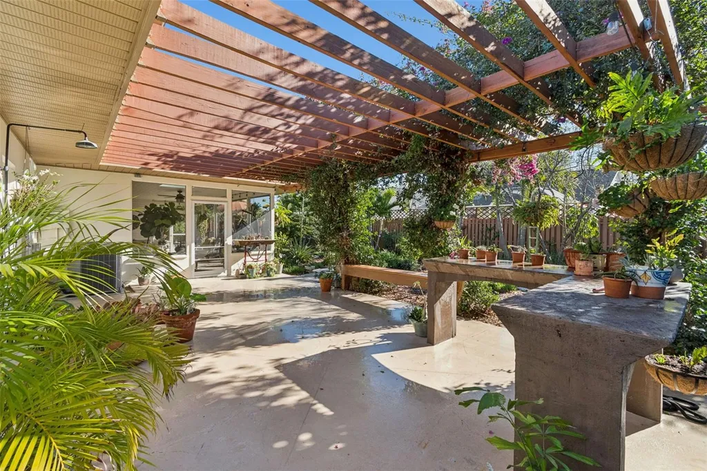 618 Whitfield Avenue Sarasota FL 34243