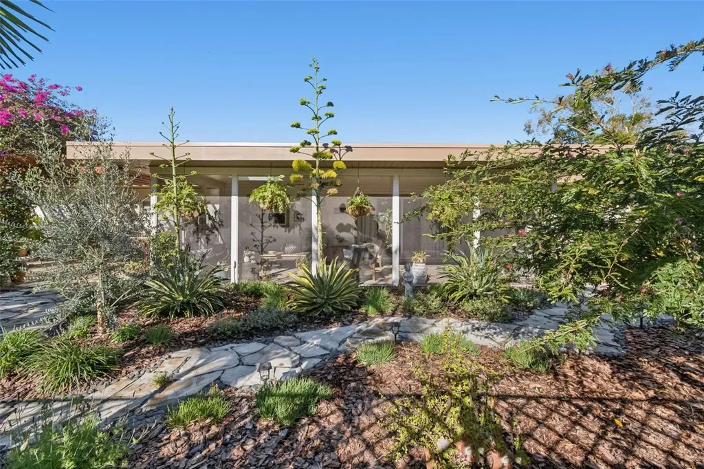 618 Whitfield Avenue Sarasota FL 34243