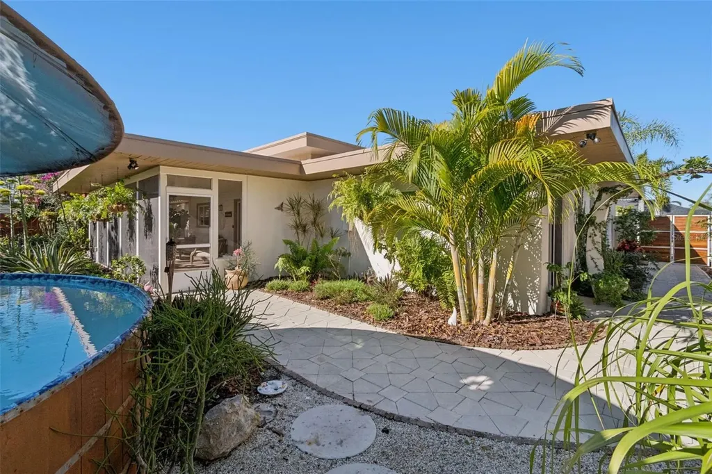 618 Whitfield Avenue Sarasota FL 34243