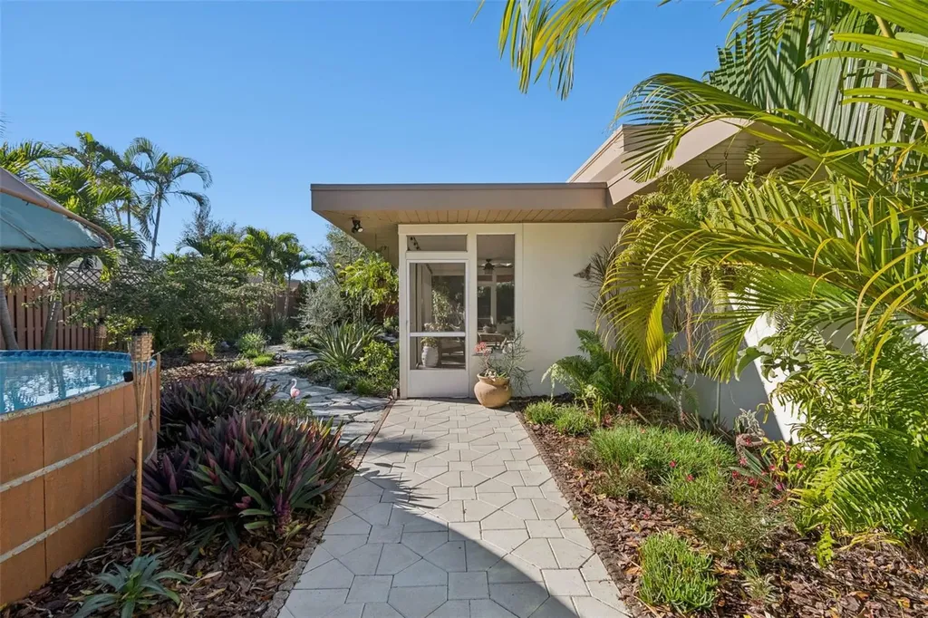 618 Whitfield Avenue Sarasota FL 34243