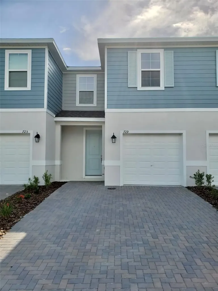 729 Maple Oak Drive Deland FL 32720