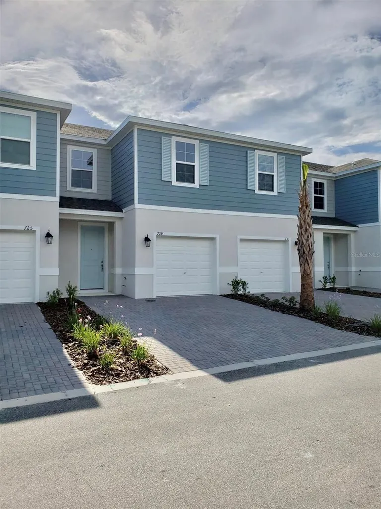 729 Maple Oak Drive Deland FL 32720