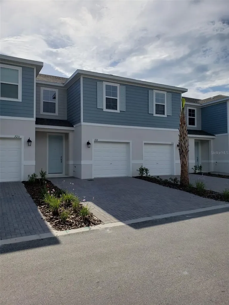 729 Maple Oak Drive Deland FL 32720