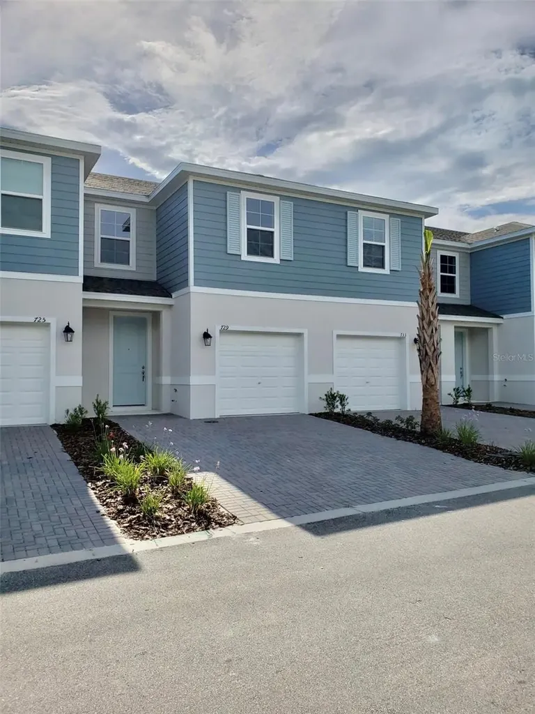 729 Maple Oak Drive Deland FL 32720