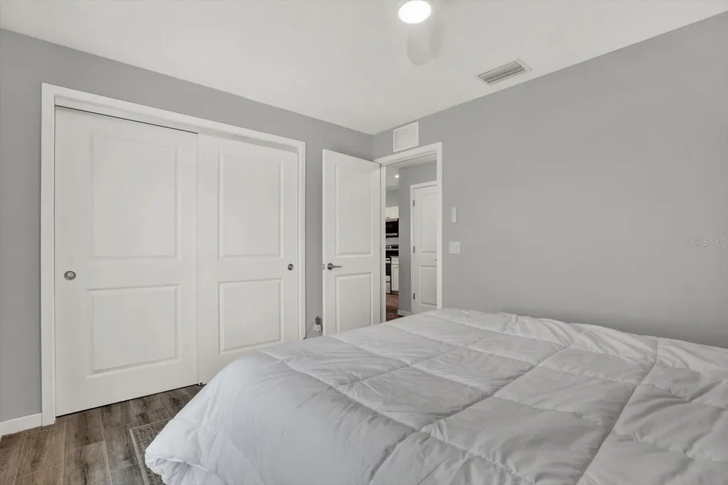 2011 Outer Drive Sarasota FL 34231