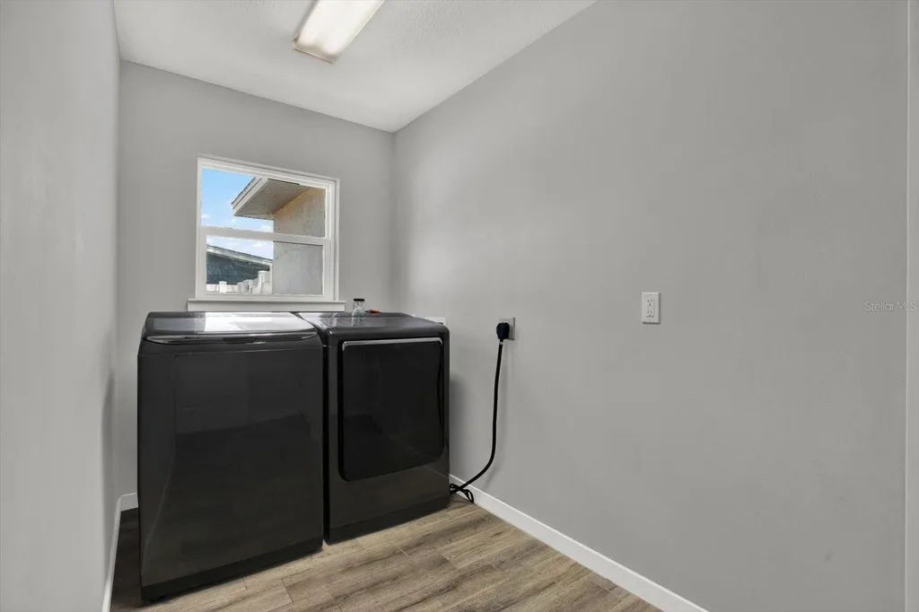 2011 Outer Drive Sarasota FL 34231