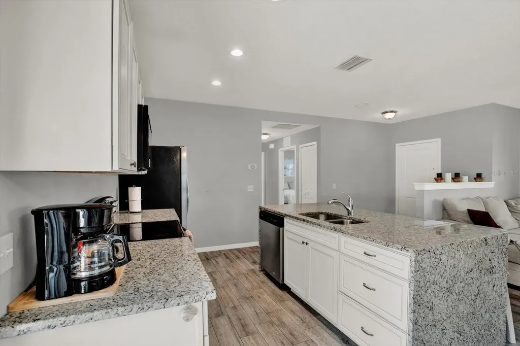 2011 Outer Drive Sarasota FL 34231