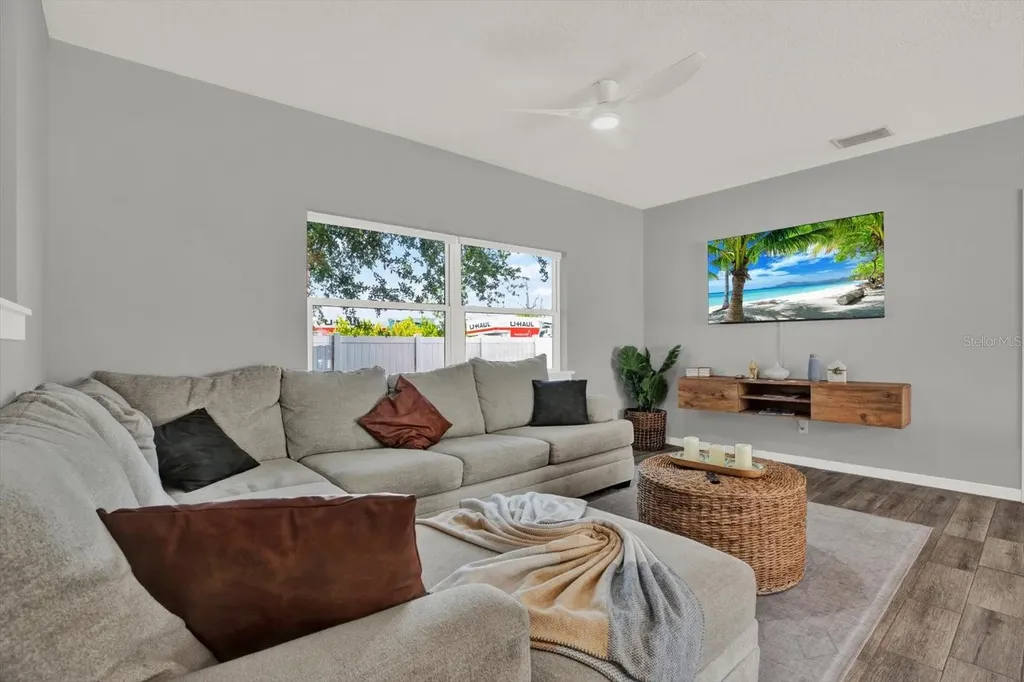 2011 Outer Drive Sarasota FL 34231