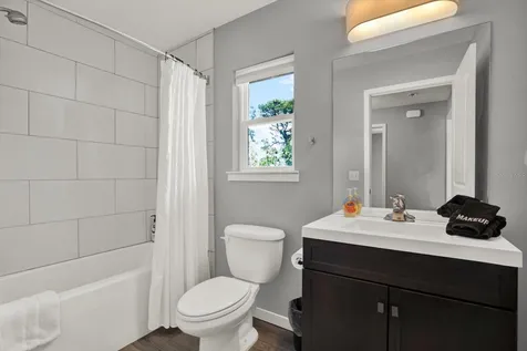 2011 Outer Drive Sarasota FL 34231