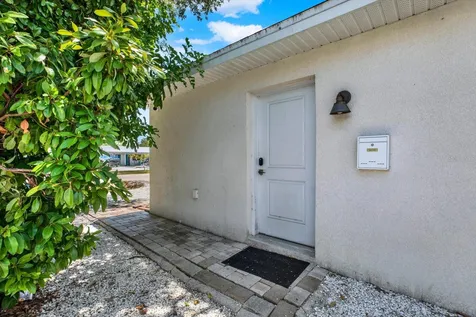 2011 Outer Drive Sarasota FL 34231