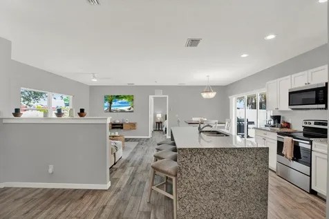 2011 Outer Drive Sarasota FL 34231