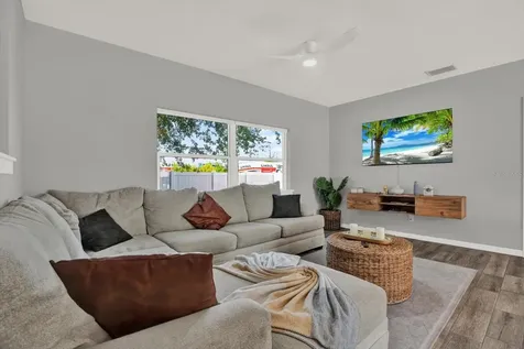 2011 Outer Drive Sarasota FL 34231